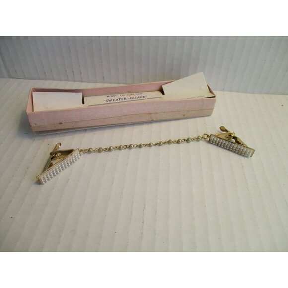 *Vintage 'Sweater-Guard' Goldtone with Mini Pearl Accents - New Old Stock - Picture 2 of 4